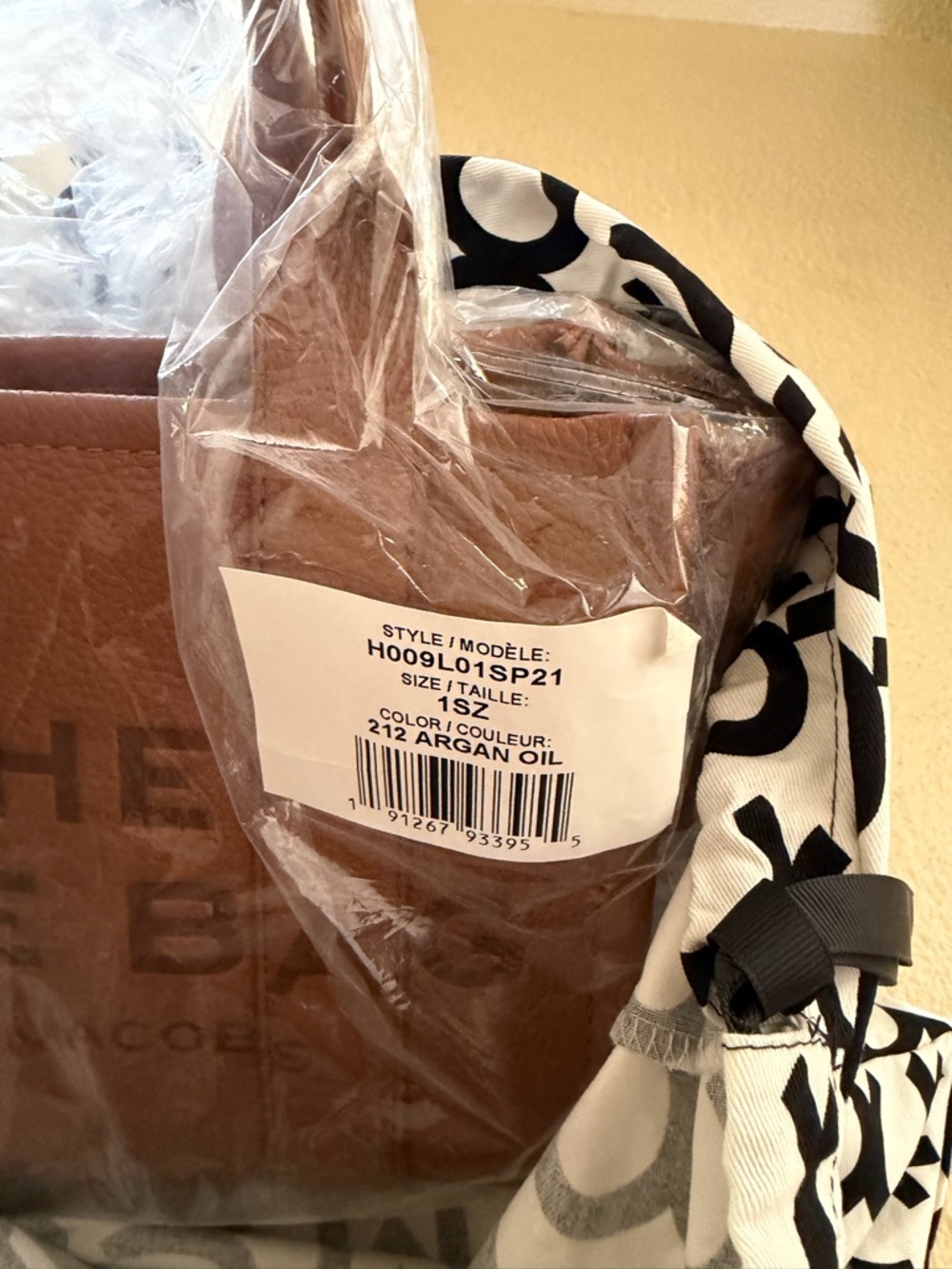 Marc Jacobs The Tote Bag — SMALL - Picture 8 of 10
